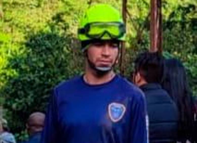 DANIEL CARDONABombero
