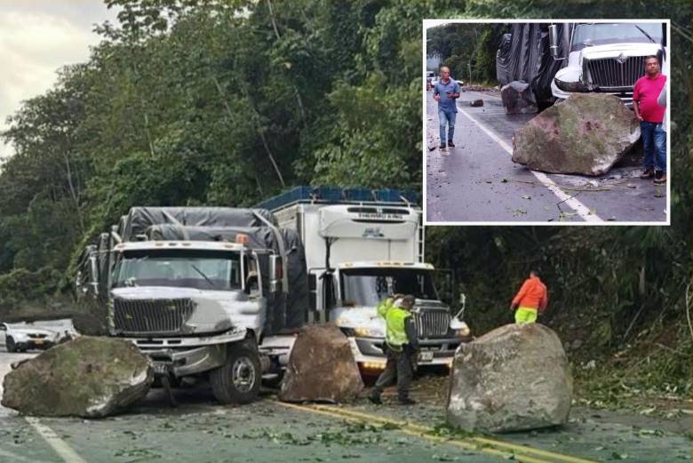 Así quedó el vehículo tras la caída de las piedras en La Pintada. FOTO: imagen tomada de redes.