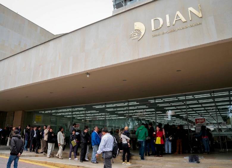 El Decreto Legislativo 1419 de 2026 contempla descuentos en sanciones, intereses de mora del 4,5% anual y facilidades de pago para contribuyentes que cumplan los requisitos establecidos. FOTO COLPRENSA