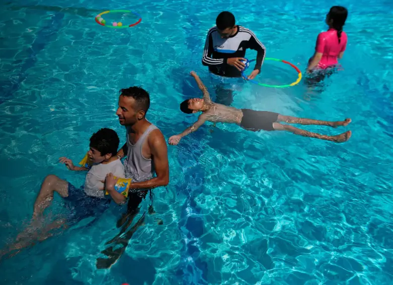 Según el relato de la mamá, al niño de 10 años se le dificulta el aprendizaje y no rinde para hacer actividad física porque también presenta problemas para caminar. FOTO Getty
