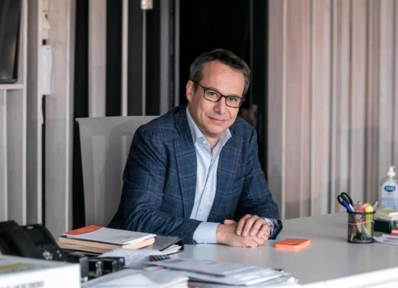 El CEO de Avianca, Adrian Neuhauser, aseguró que en caso de obtener el visto bueno de las autoridades el reinicio de operaciones de Viva podría tardar algunas semanas. FOTO Colprensa