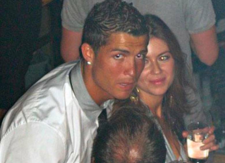 Cristiano Ronaldo y Kathryn Mayorga, quien alegó haber sido abusada sexualmente por el jugador en 2009. FOTO: TOMADA DE TWITTER @Footbal_Match