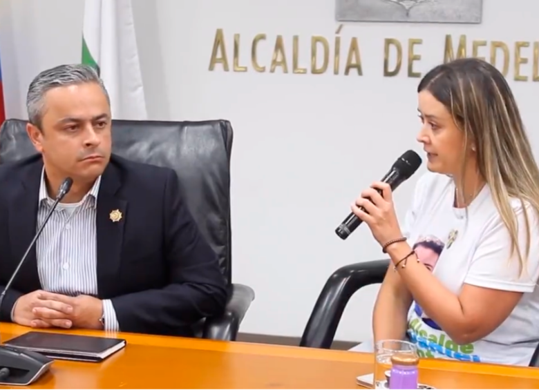 El alcalde encargado de Medellín, Juan Camilo Restrepo, le pidió a la Policía investigar el robo. María Camila Villamizar, secretaria de Gobierno, dice que no se perdió información. FOTO CAPTURA DE VIDEO