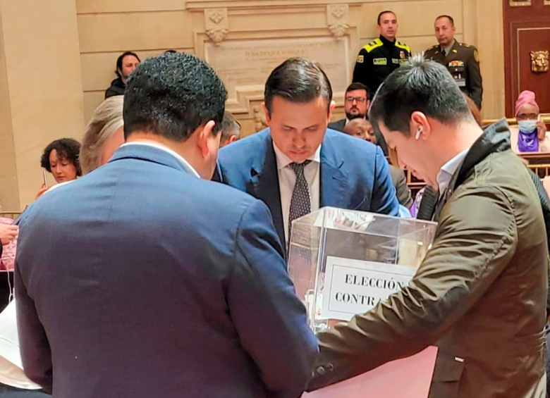 Imagen del momento del escrutinio de los votos de la elección del nuevo Contralor General de la Nación en el Congreso de la República. FOTO: CORTESÍA SENADO