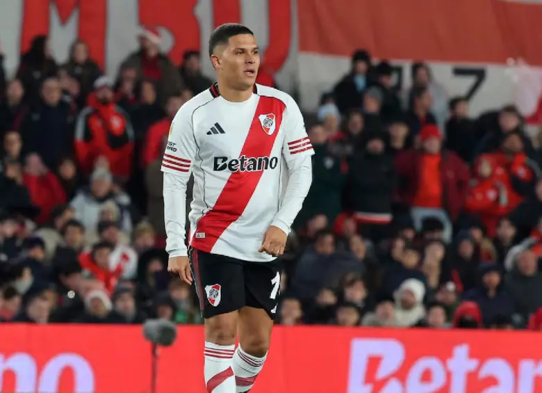 Juan Fernando Quintero finalizó de común acuerdo su tercera etapa en River Plate y quedó como agente libre, a la espera de definir el próximo destino de su carrera deportiva. FOTO AFP