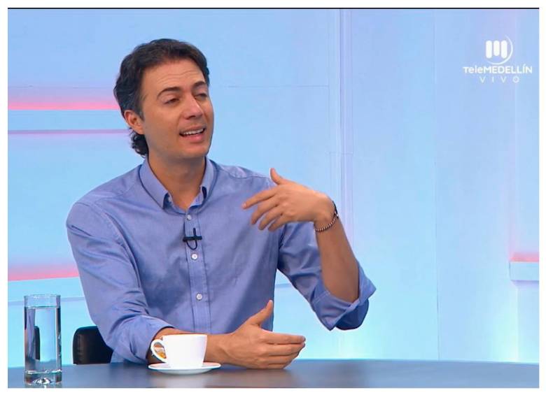 Daniel Quintero, alcalde suspendido de Medellín, en entrevista en Telemedellín. FOTO Cortesía