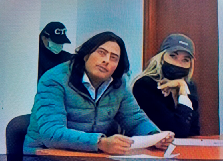En la imagen Nicolás Petro Burgos junto a su exesposa, Daysuris Vásquez, ambos procesados por el presunto manejo de dinero irregular para la campaña de Gustavo Petro. FOTO CORTESÍA