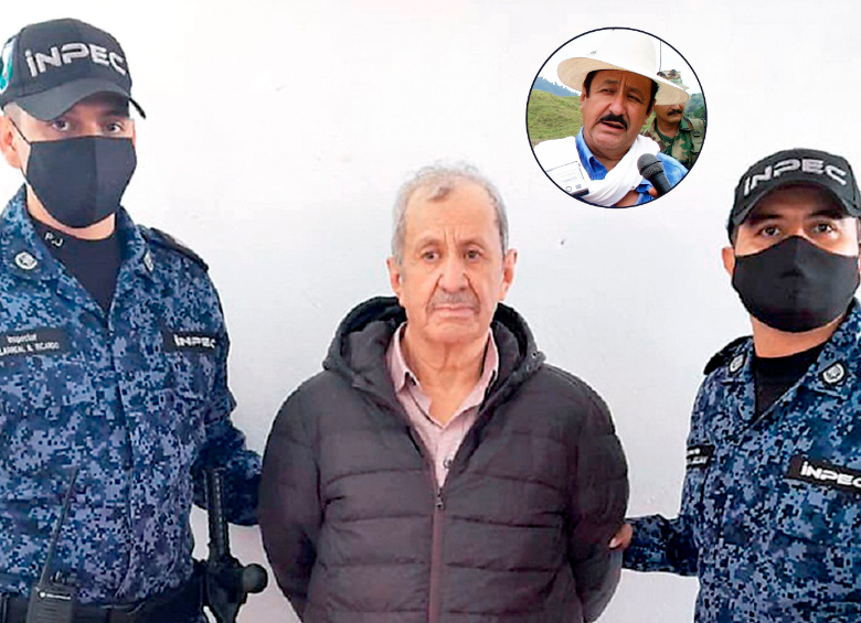 En la imagen Hernán Giraldo bajo custodia del Inpec tras retornar de Estados Unidos. En la foto detalle Giraldo en la desmovilización del bloque Resistencia Tayrona. FOTOS: COLPRENSA