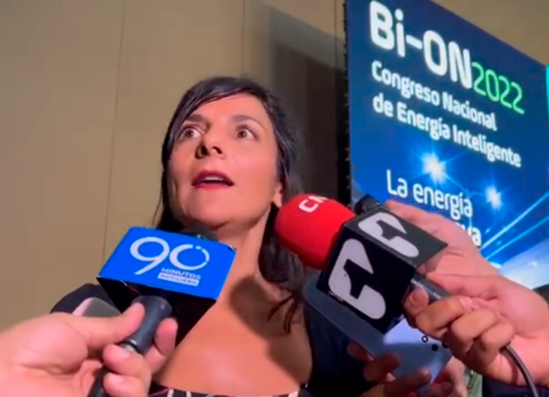 La ministra de Minas trató de justificar su desplante a los periodistas y luego les pidió disculpas al reconocer que carece de experiencia para atender medios. FOTO CAPTURA DE VIDEO