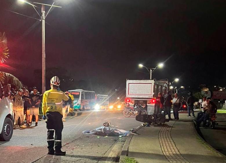 El accidente ocurrió en una de las vías principales de Rionegro. FOTO: CORTESÍA MI ORIENTE