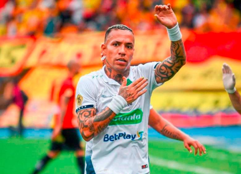 Dayro no solo se acerca al récord de Galvan Rey, también al de Víctor Aristizábal, quien es el goleador histórico colombiano del fútbol profesional mundial con 346 goles. FOTO @ONCE CALDAS