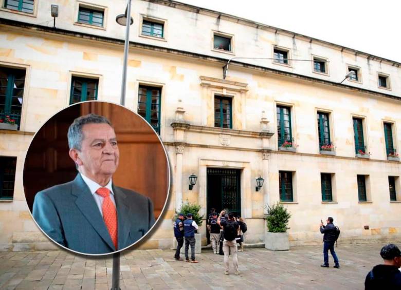 Description: El exsecretario general de la Cancillería, José Antonio Salazar, había adjudicado el contrato de pasaportes en febrero pasado. FOTOS: COLPRENSA Y CORTESÍA