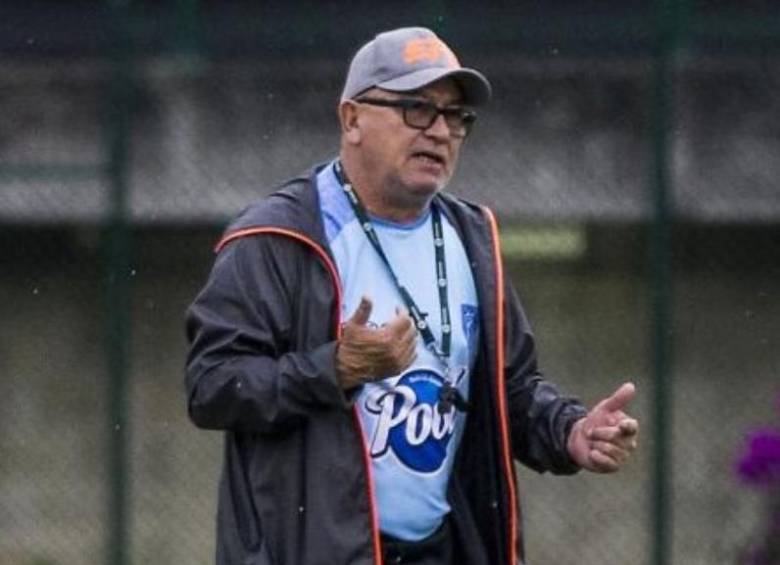 El técnico vallecaucano Alberto Suárez quien dirige a Envigado y sueña con regresarlo a la A, habló sobre el caso de Jhon Jáder Durán. FOTO JULIO CÉSAR HERRERA