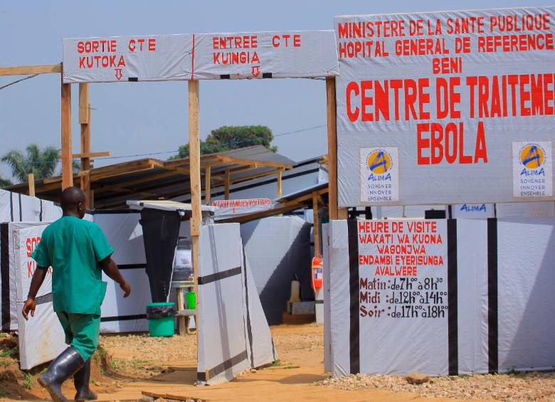 La propagación del virus es muy rápida, por lo que fue necesario cerrar hasta las escuelas en el país. FOTO: GETTY