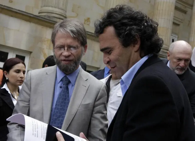 Fajardo fue la fórmula vicepresidencial de Antanas Mockus en la “ola verde”. Perdieron contra Juan Manuel Santos. (2010)