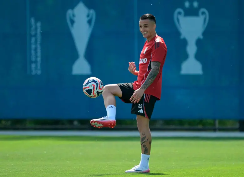 Kevin Castaño podría ser titular en el medio campo de River Plate para enfrentar al Urawa japonés. FOTO: AFP