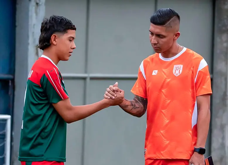 El delantero Camilo Falcao Botello, goleador de Arauca en el Babyfútbol y campeón de ese torneo, se unió a la disciplina de la Cantera de Héroes, donde espera alcanzar sus sueños. FOTO CORTESÍA ENVIGADO 
