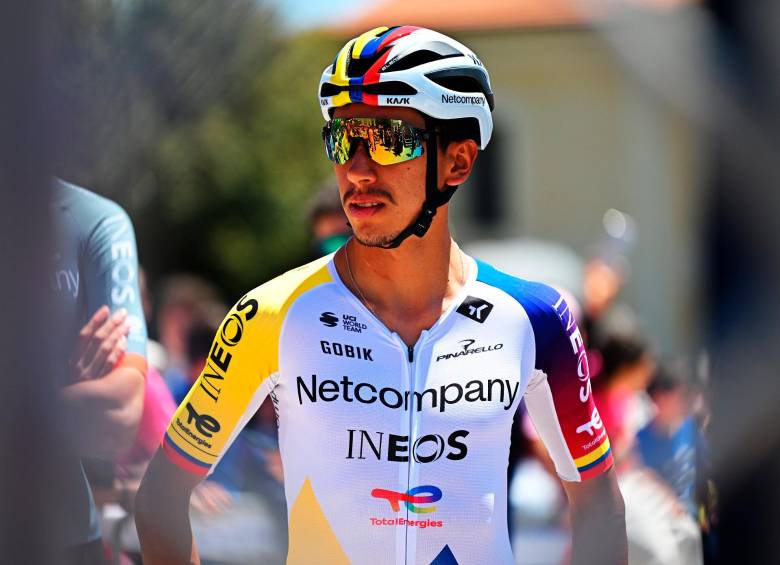 Egan Bernal ya tiene a su compañero Thymen Arensman más adelante en la general (9°), por lo que de ahora en adelante tendrá que trabajar para él. FOTO X-Netcompany INEOS