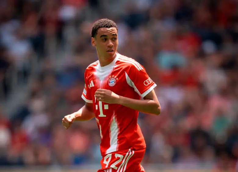 Jamal Musiala, de 22 años, es considerado una de las nuevas joyas del fútbol mundial. FOTO X-BAYERN MÚNICH