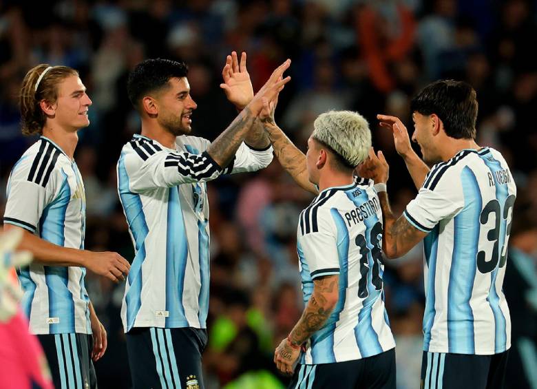 Cristian “Cuti” Romero asumió la capitanía de la selección argentina tras el anuncio de retiro de Lionel Messi. FOTO: X-SELECCIÓN ARGENTINA