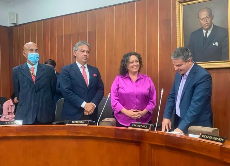 La presidenta de la Comisión del Senado es la senadora Angélica Lozano. FOTO Cortesía Senado