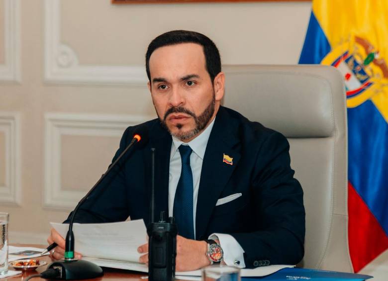 Gobierno echó para atrás contrato de exmagistrado del CNE en el MinInterior