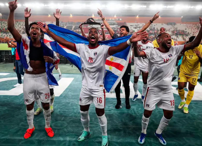 Los jugadores de Cabo Verde y su alegría tras clasificar al Mundial-2026. FOTO GETTY