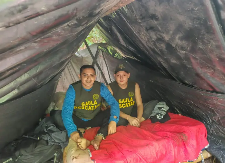 Miguel Ayala y su mánager Nicolás Pantoja en libertad. FOTO: Ministerio de Defensa