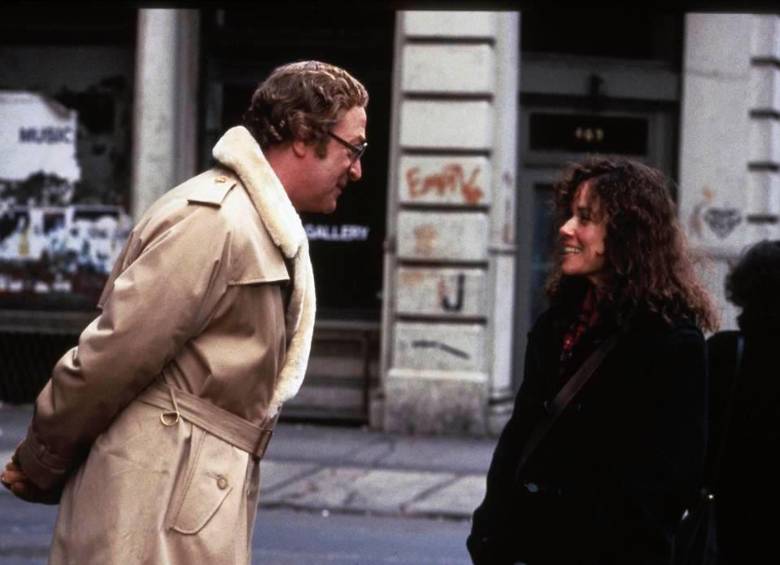 Michael Caine con Sigourney Weaver en Hannah y sus hermanas. FOTO Cortesía