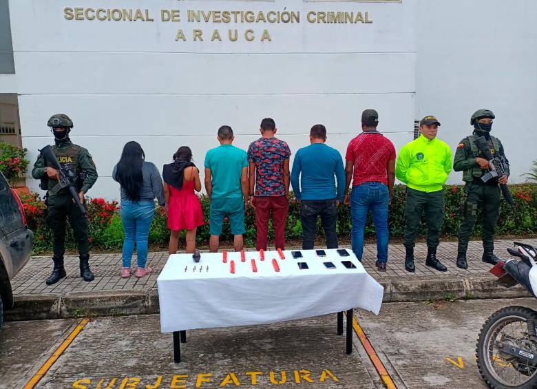 Junto a “Mocuco” fueron capturados otros cinco presuntos disidentes de las Farc. FOTO POLICÍA