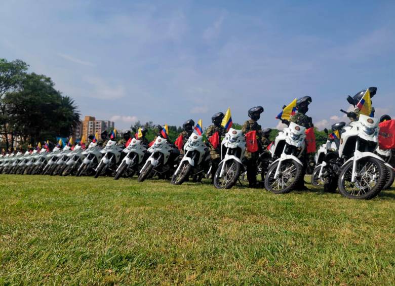 Se entregaron 92 motos y 12 motocicletas. FOTO: CORTESÍA GOBERNACIÓN DE ANTIOQUIA
