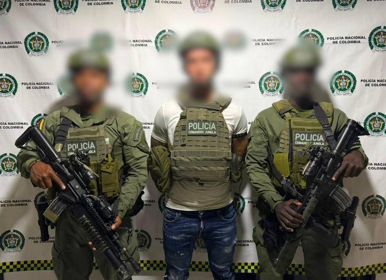 Fue capturado en Cali alias ‘El Sueco’, quien tenía una Notificación Roja de INTERPOL y era buscado en 196 países por delitos de narcotráfico. La Policía Nacional confirmó el operativo en coordinación con EUROPOL y señaló que el detenido era “uno de los principales articuladores del narcotráfico entre Colombia, Europa y Medio Oriente”.