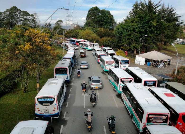 El paro de buses de Rionegro inició el pasado 25 de noviembre y hasta el momento no ha habido soluciones. FOTO: CORTESÍA MI ORIENTE