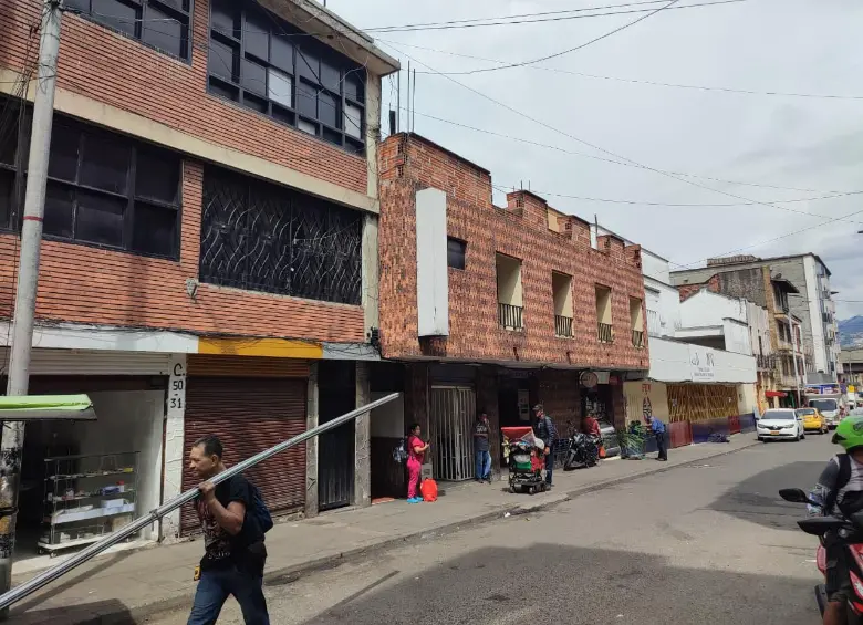 Dentro de este hotel, en el centro de Medellín, se habría producido la muerte de un hombre, al cual lanzaron en un costal hacia el sótano de un parqueadero vecino. FOTO: ANDRÉS GARCÍA HERNÁNDEZ
