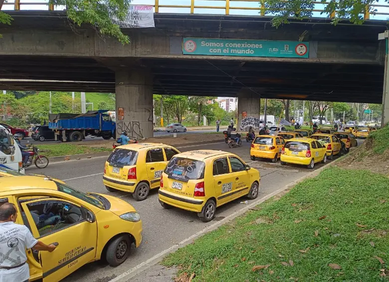 MinTransporte propone cambios para los taxis: eliminaría requisito para viajar entre municipios