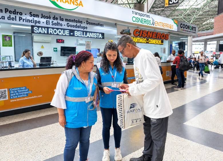 La Alcaldía de Medellín ha acompañado sus retornos con la estrategia regresos humanitarios voluntarios. Foto: cortesía Alcaldía de Medellín.