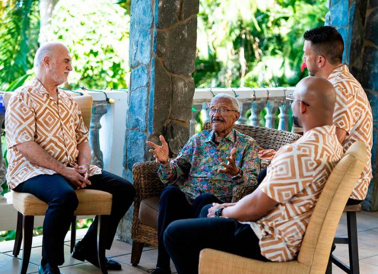 Rafael Ithier (en el centro) fue el fundador y director histórico de El Gran Combo, una de las orquestas más influyentes de la salsa. FOTO cortesía @elgrancombodepuertorico