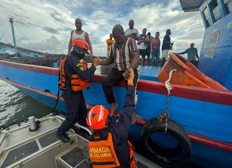 El naufragio del barco Don Alfredo se suma a una larga lista de emergencias marítimas que afectan al litoral Pacífico colombiano. FOTO: Armada Nacional.