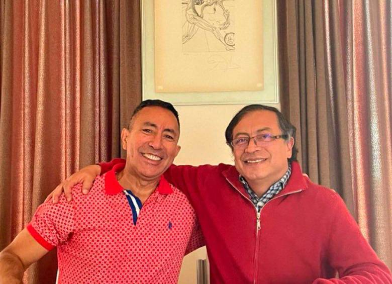 Ricardo Roa (izq.), designado presidente de la petrolera estatal Ecopetrol, se desempeñó como gerente de la campaña electoral que llevó a Gustavo Petro a la Casa de Nariño. FOTO Toma de Twitter