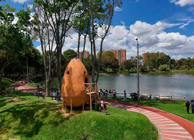 La obra está ubicada en el Parque de los Novios. FOTO Colprensa