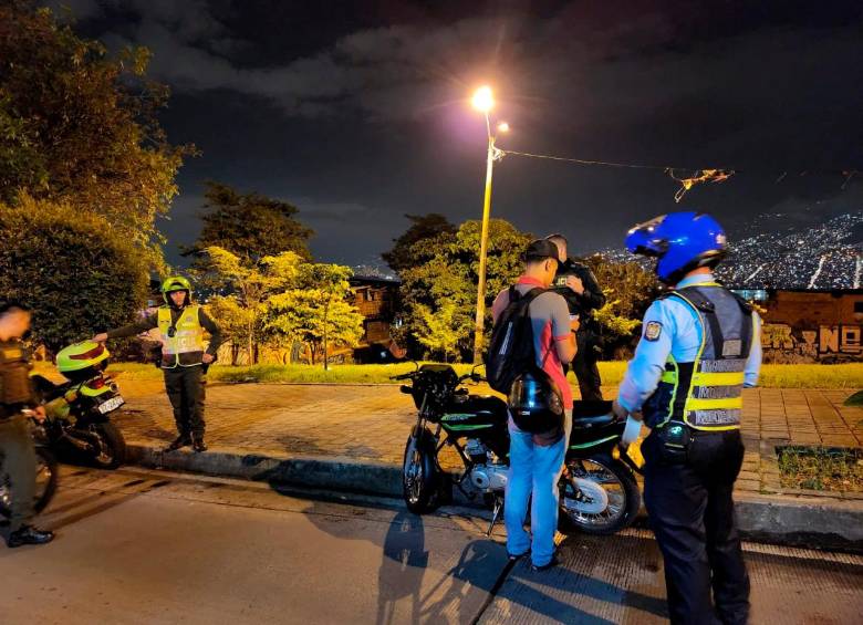 Hay puntos fijos de comparendos y también reportes ciudadanos a las autoridades. FOTO: Cortesía