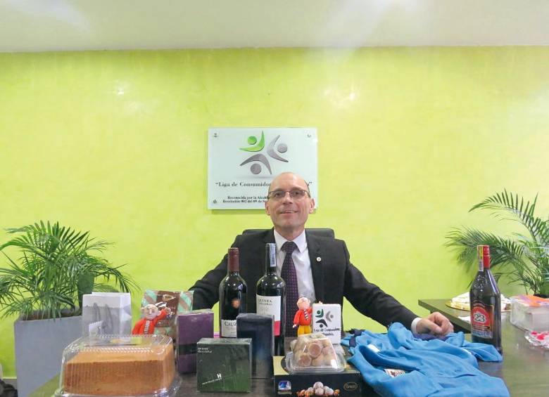 Este es el abogado Ignacio Esneider Jaramillo, señalado de haber timado a una ciudadana que buscó a la liga del consumidor.