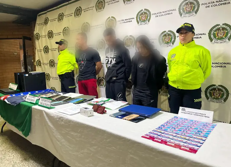 Estos fueron los detenidos en Medellín tras el megaoperativo internacional. FOTO: Cortesía