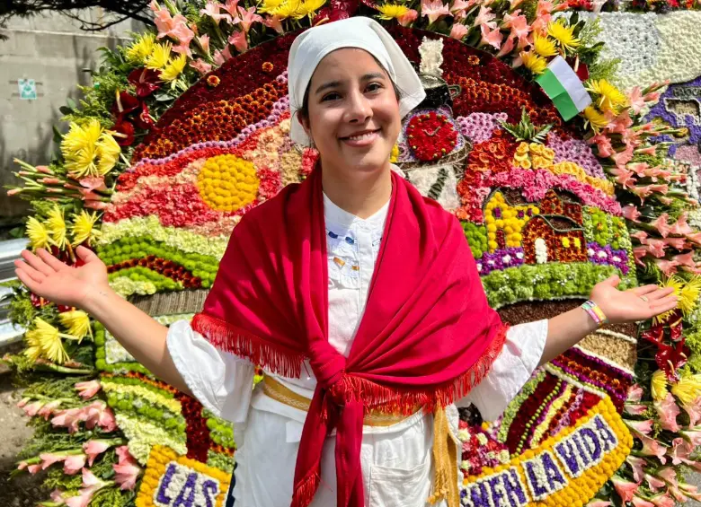 Cerca de 700 silleteros recorrerán las calles de Medellín con las obras que elaboraron durante los últimos días para sorprender a los miles de espectadores que asistirán a este evento.