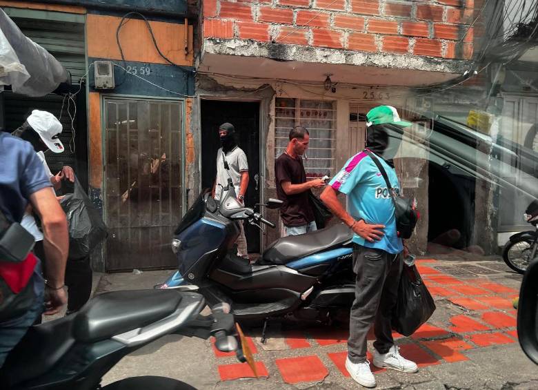 Cinco capturas en Barrio Antioquia se suman a las 815 que van en la comuna 15 Guayabal en 2025