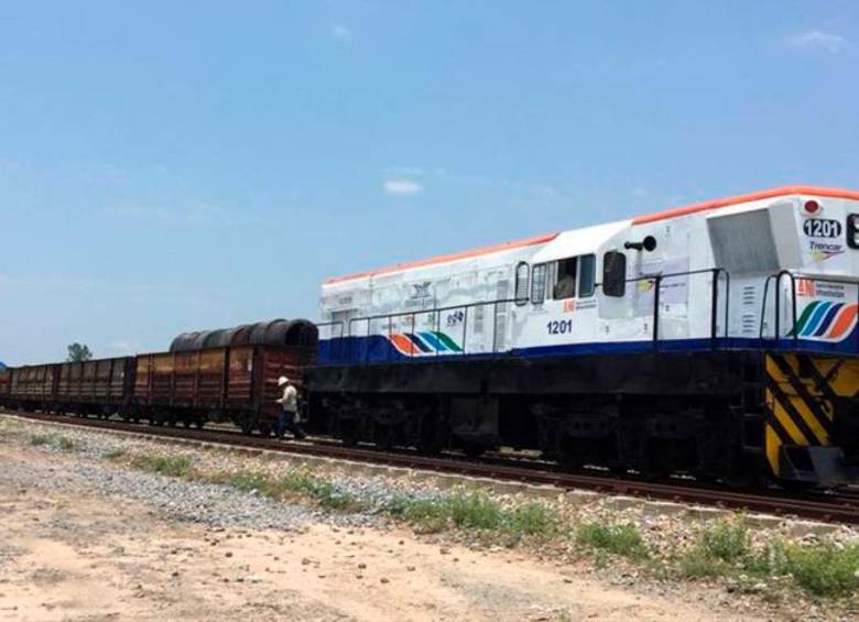 Según la Cámara Colombiana de la Infraestructura, el tren elevado eléctrico Buenaventura - Barranquilla contraría $700 billones. FOTO Colprensa.