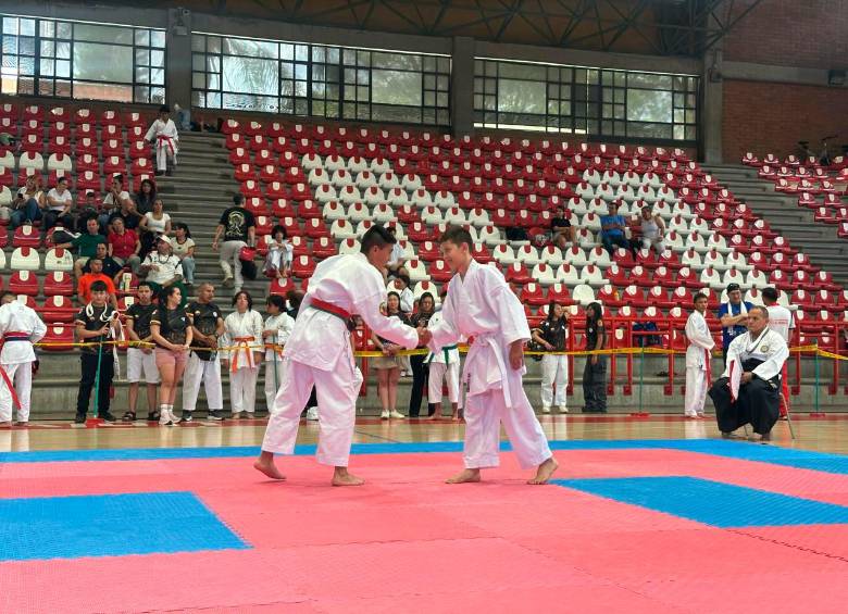 El Coliseo de la Universidad de Medellín se convirtió en un dojo que recibió a más de 180 niños, jóvenes y adultos en el Torneo Nacional de Karate Tradicional de la ICKT. FOTO Andrés Duque Gutiérrez
