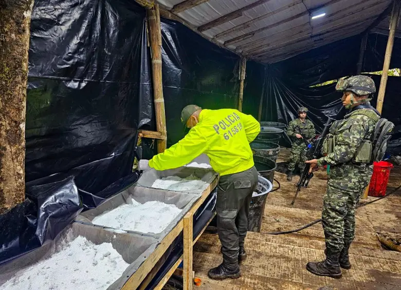 La destrucción del complejo implicaría un golpe de $18.000 millones para el Clan del Golfo, según el Ejército. FOTO: Cortesía Cuarta Brigada