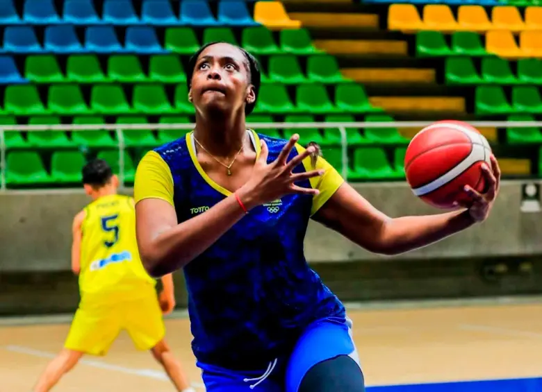 Yuliany Paz, en uno de los entrenamientos con la Selección Colombia en el coliseo Iván de Bedout de Medellín. FOTO el colombiano