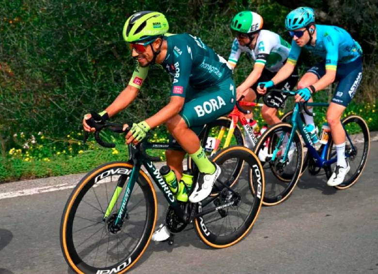 Daniel Felipe Martínez tuvo un buen inicio en el Giro. Se muestra en gran forma competitiva. FOTO GETTY